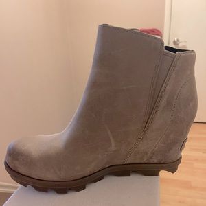 Sorel Joan of arctic wedge ll booties.